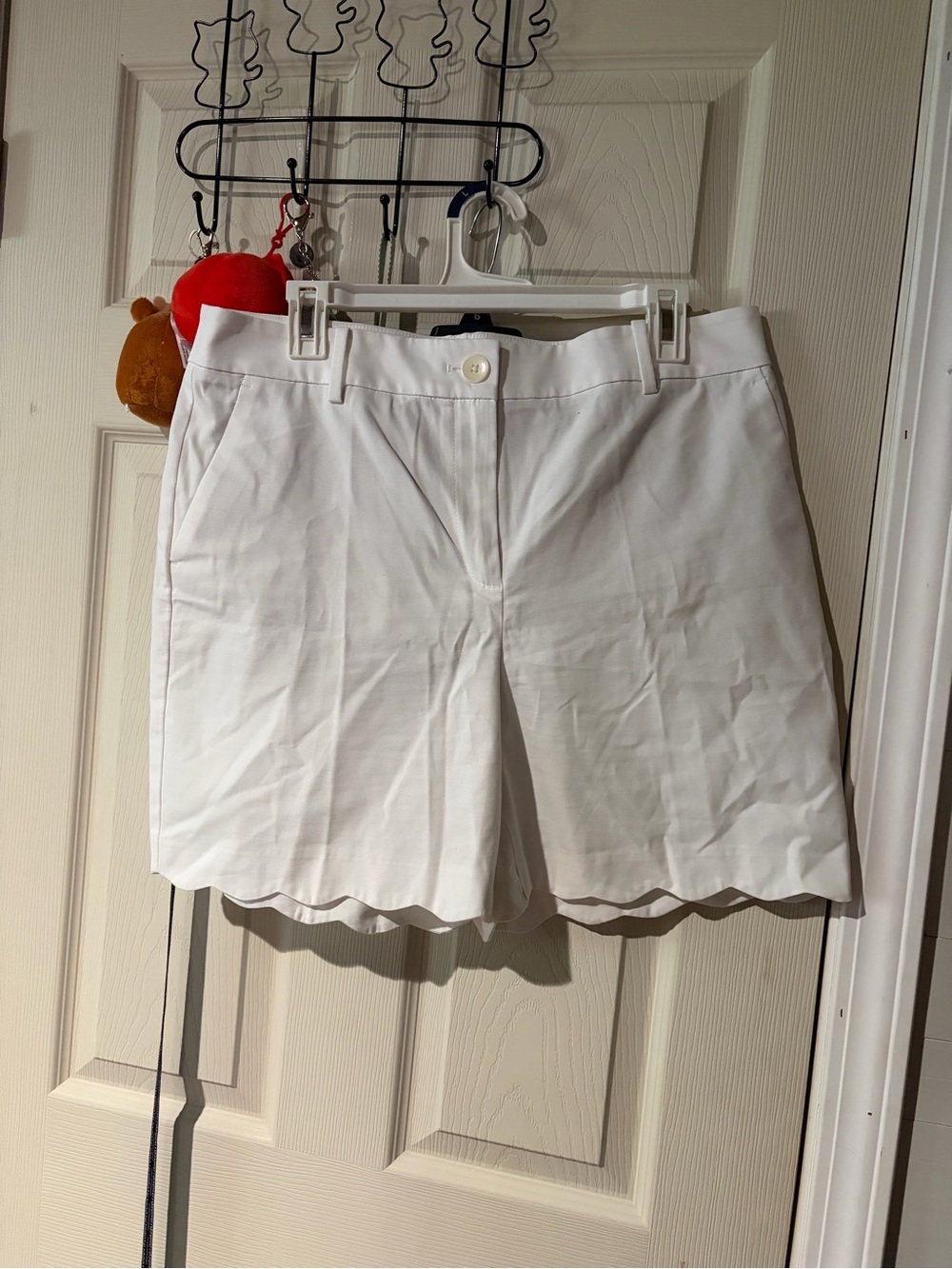 Talbots White Scallop Hem Shorts